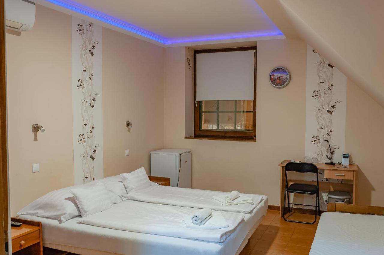 Bastya Hotel Mako Bagian luar foto